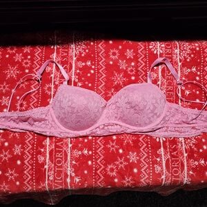 Victoria's Secret Floral Lace Bra in Pink